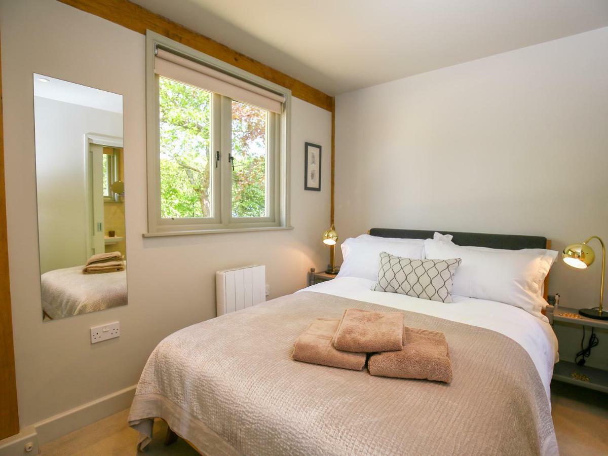The Lodge At Mortons Malmesbury Bagian luar foto