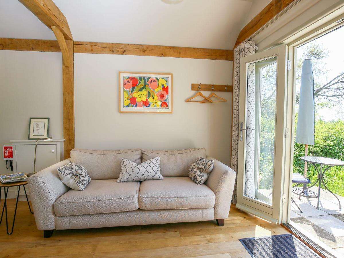 The Lodge At Mortons Malmesbury Bagian luar foto