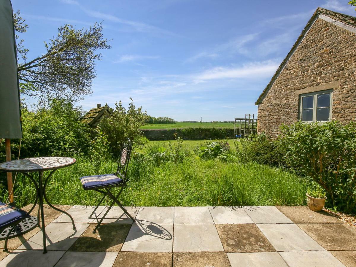 The Lodge At Mortons Malmesbury Bagian luar foto